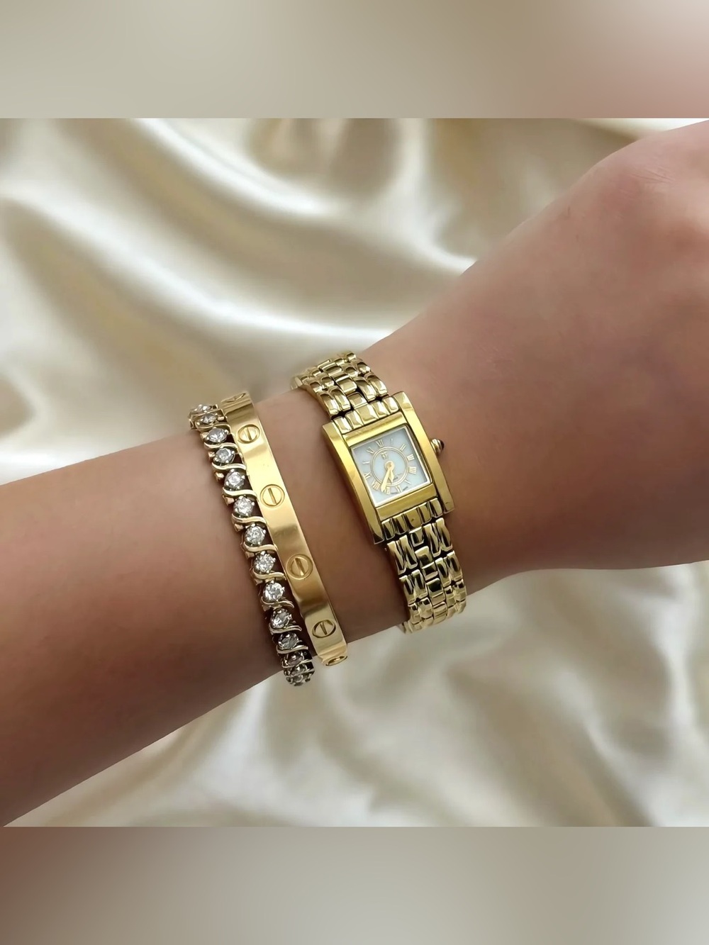 AUTHENTIC RARE VINTAGE GIVENCHY MOTHER-OF-PEARL DAINTY WATCH - Picture 2 of 10